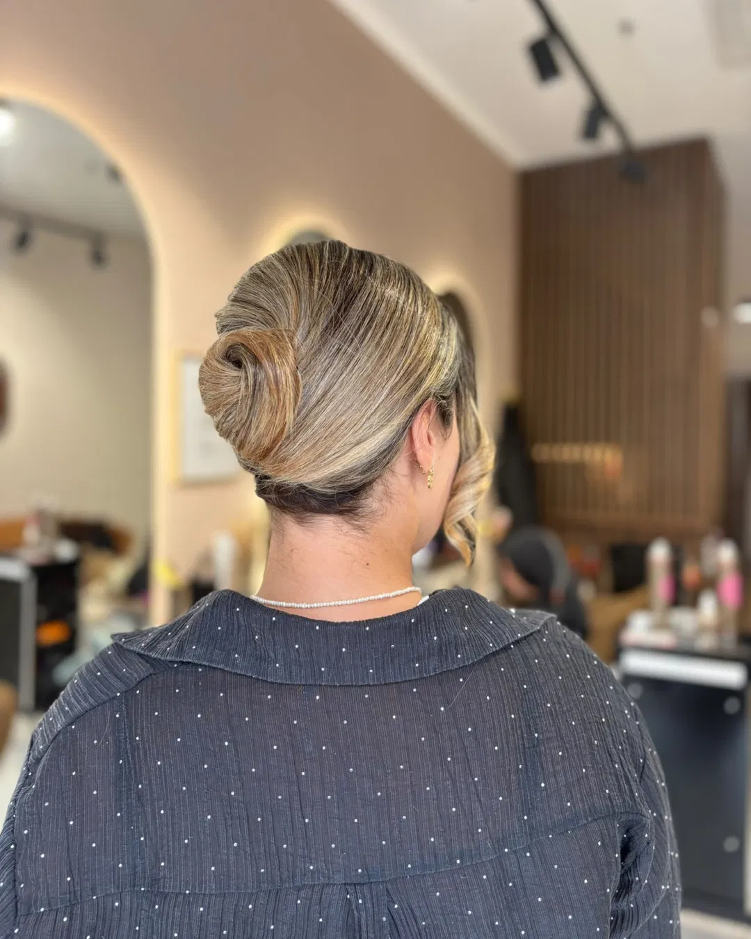 An elegant occasion style