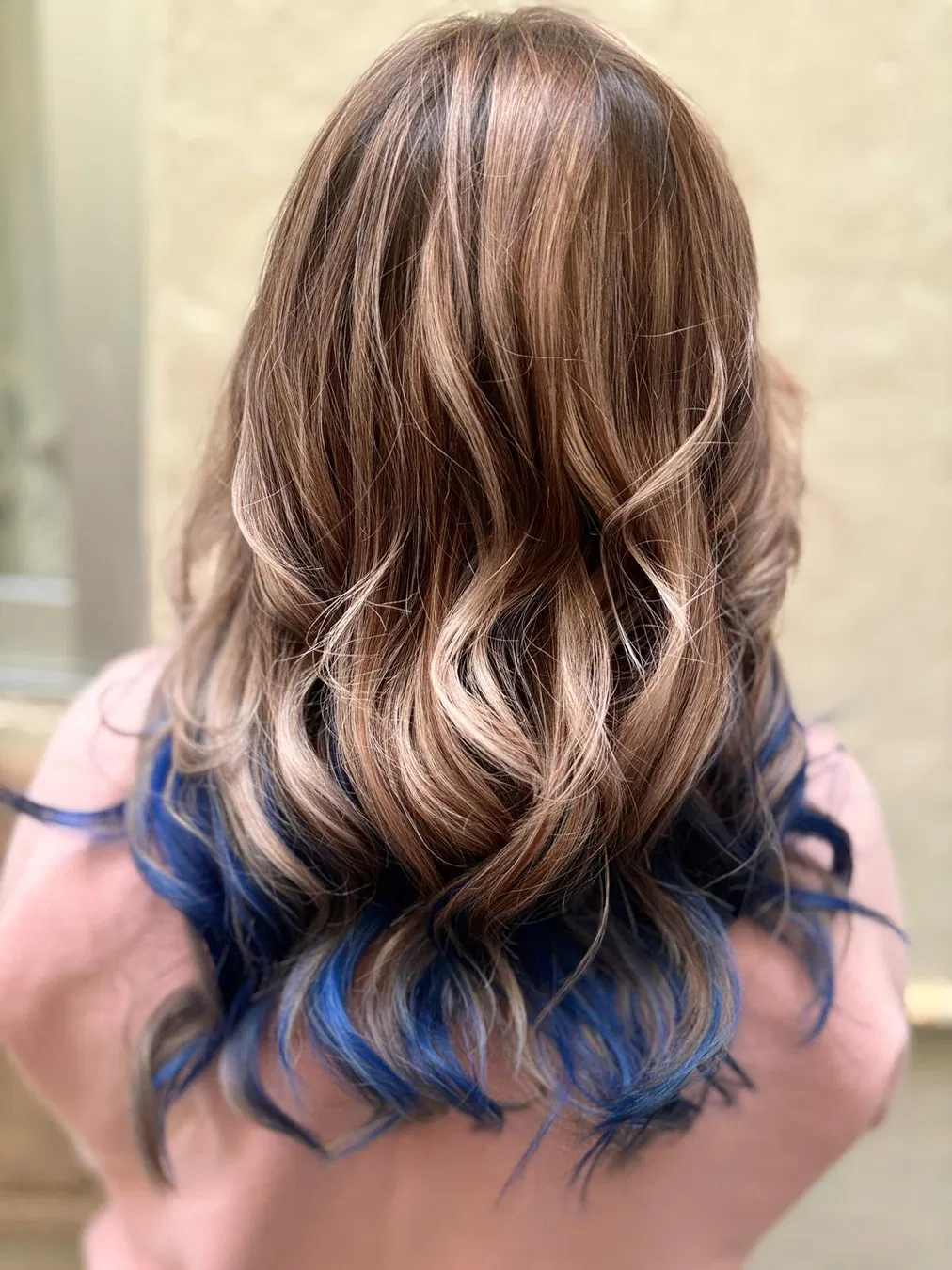 Textured, flowing waves